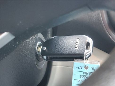 Certified 2023 Kia Soul LX w/ LX Technology Package image 28