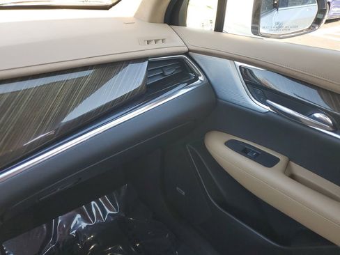 Certified 2023 Cadillac XT6 Premium Luxury w/ Platinum Package image 19