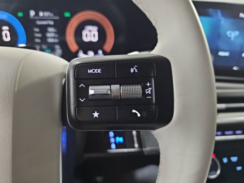 Used 2025 Hyundai Santa Fe SEL image 19