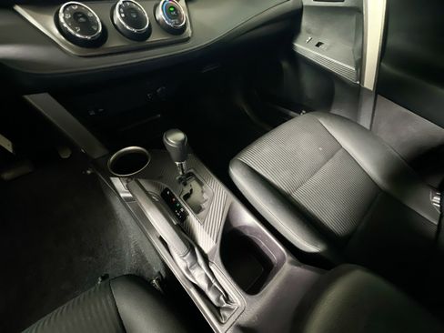 Used 2015 Toyota RAV4 LE image 25