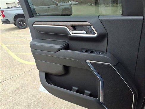 Used 2024 GMC Sierra 1500 Elevation image 19