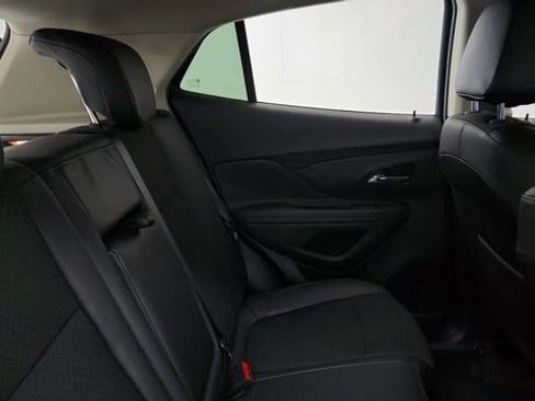 Used 2022 Buick Encore Preferred image 22