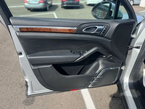 Used 2011 Porsche Cayenne Turbo AWD/4WD image 35