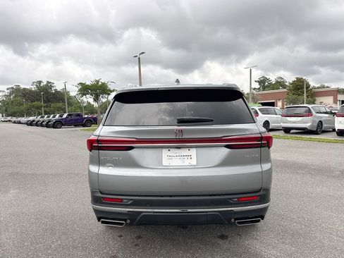 Used 2025 Buick Enclave Preferred FWD image 4