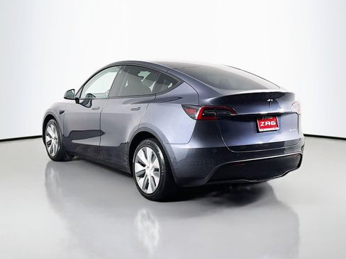 Used 2022 Tesla Model Y Long Range image 3