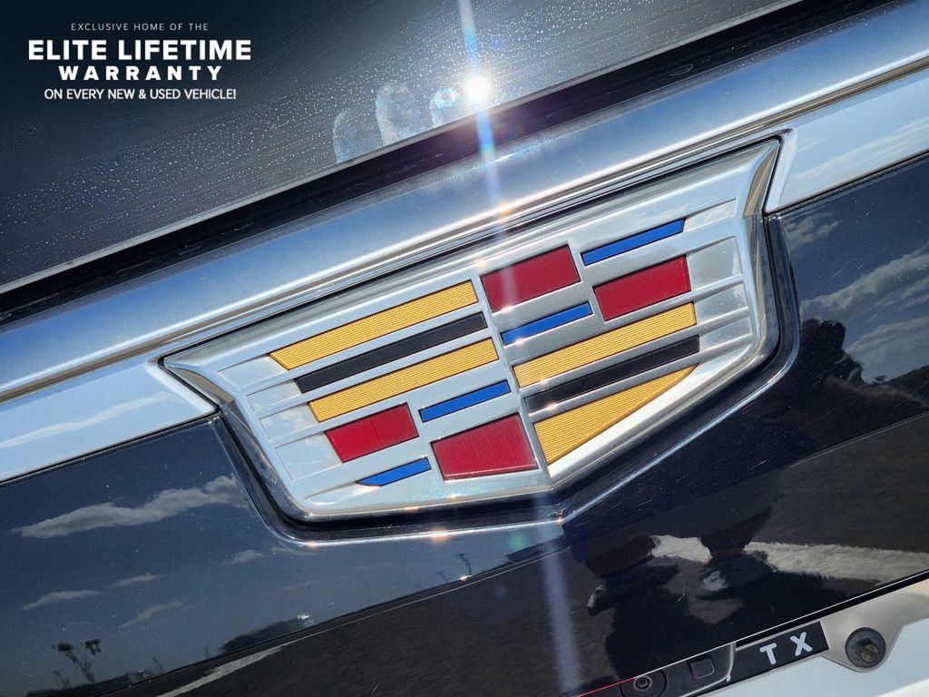 Used 2023 Cadillac Escalade Premium Luxury w/ Performance Package AWD/4WD image 6
