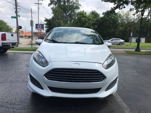 Used 2018 Ford Fiesta SE FWD image 3