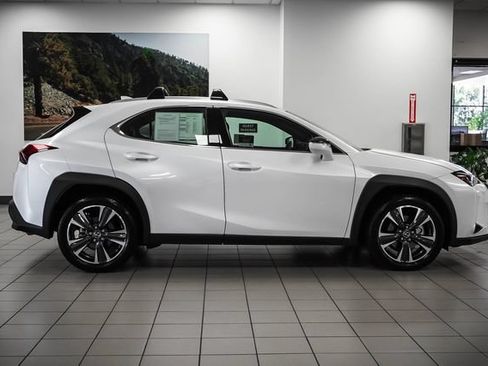 Certified 2025 Lexus UX 300h FWD w/ Accessory Package (Z2) image 5