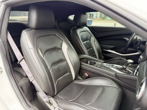 Used 2017 Chevrolet Camaro LT RWD image 22