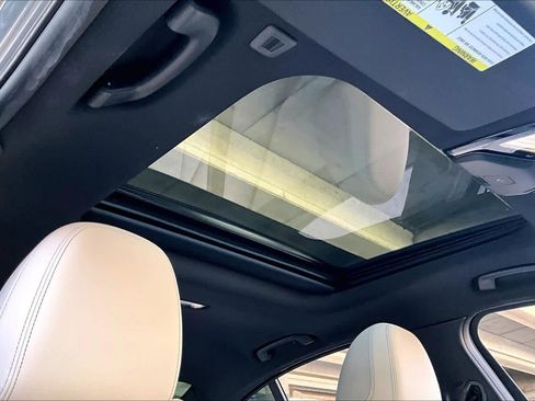 Used 2023 BMW 330i Sedan w/ Premium Package image 14