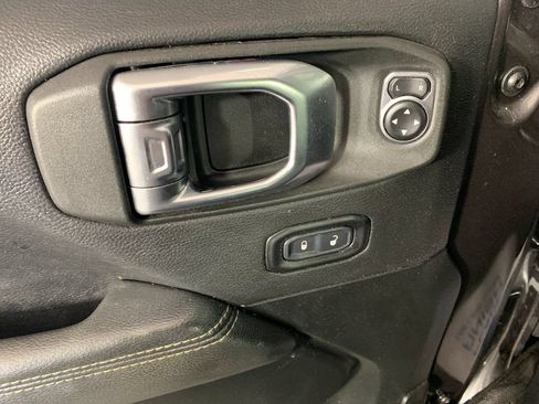 Used 2023 Jeep Wrangler Unlimited Sahara w/ Cold Weather Group AWD/4WD image 14
