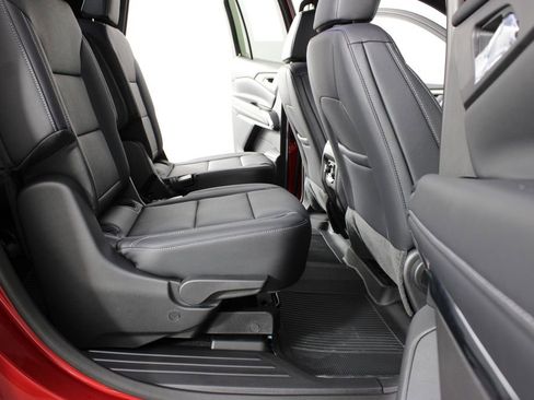 New 2026 Chevrolet Traverse LT w/ LPO, Floor Liner Package FWD image 20
