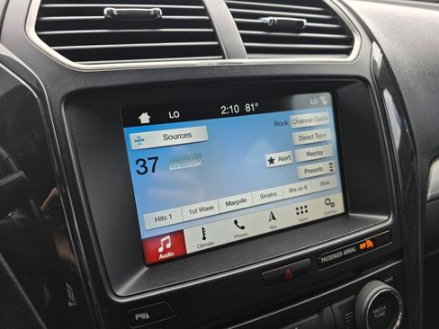 Used 2018 Ford Explorer XLT w/ Equipment Group 201A AWD/4WD image 7