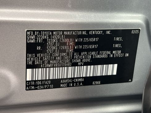 Used 2025 Toyota RAV4 XLE AWD/4WD image 31