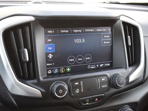 Used 2023 GMC Terrain SLT image 11