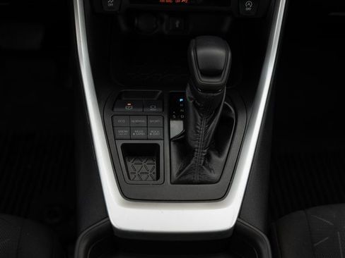 Used 2021 Toyota RAV4 XLE image 21