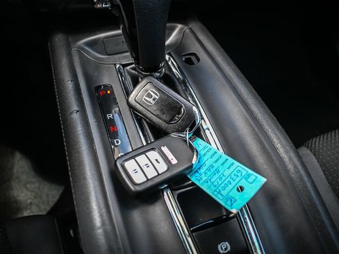 Used 2019 Honda HR-V EX image 12