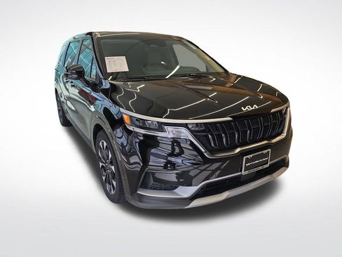 Used 2024 Kia Carnival EX FWD image 10