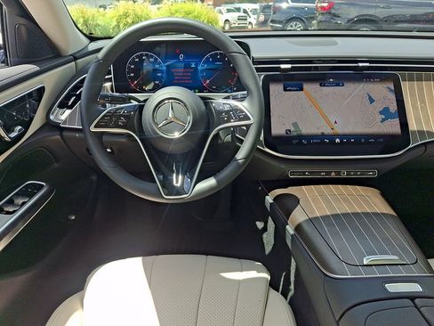 Used 2025 Mercedes-Benz E 350 Sedan image 11