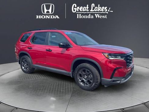 Used 2025 Honda Pilot TrailSport image 7