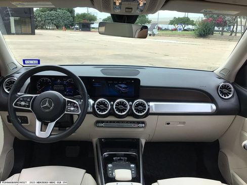 Used 2023 Mercedes-Benz GLB 250 image 13