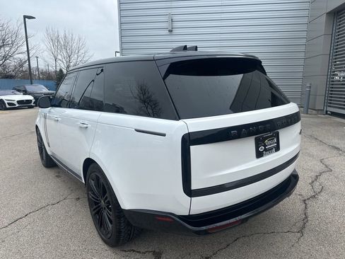 Used 2023 Land Rover Range Rover SE image 4