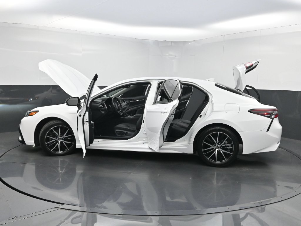 Used 2024 Toyota Camry SE FWD image 37