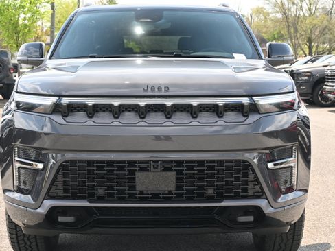New 2026 Jeep Grand Wagoneer 4WD image 3