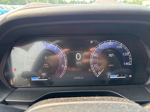 Used 2023 Jeep Grand Cherokee Altitude AWD/4WD image 16