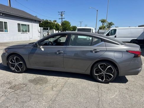 Used 2024 Nissan Altima 2.5 SR FWD image 8