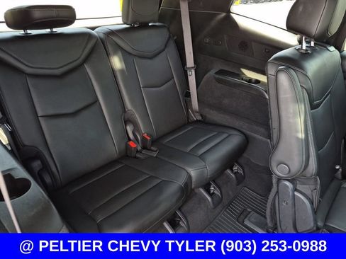 Used 2021 Cadillac XT6 Premium Luxury FWD image 16