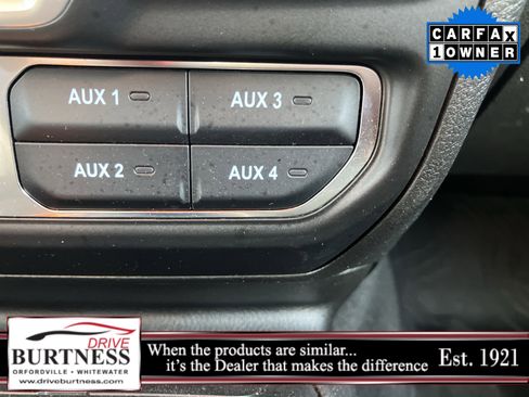 Used 2025 Jeep Wrangler Backcountry image 35