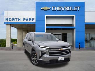 Used 2025 Chevrolet Traverse LT w/ Driver Confidence Package FWD video 1