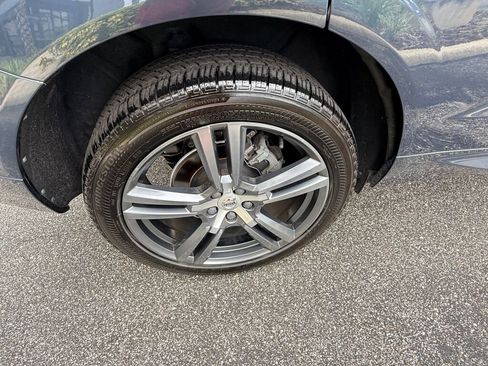 Used 2018 Volvo XC60 T5 Momentum w/ Convenience Package image 13