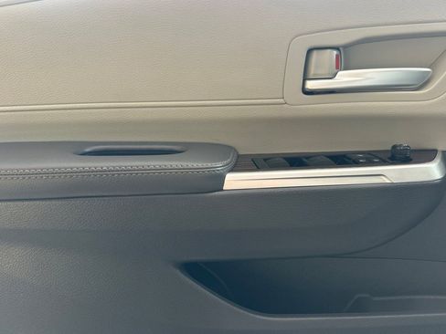 Certified 2022 Toyota Sienna XLE FWD image 13