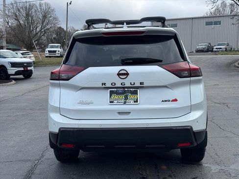 Certified 2025 Nissan Rogue SV image 4