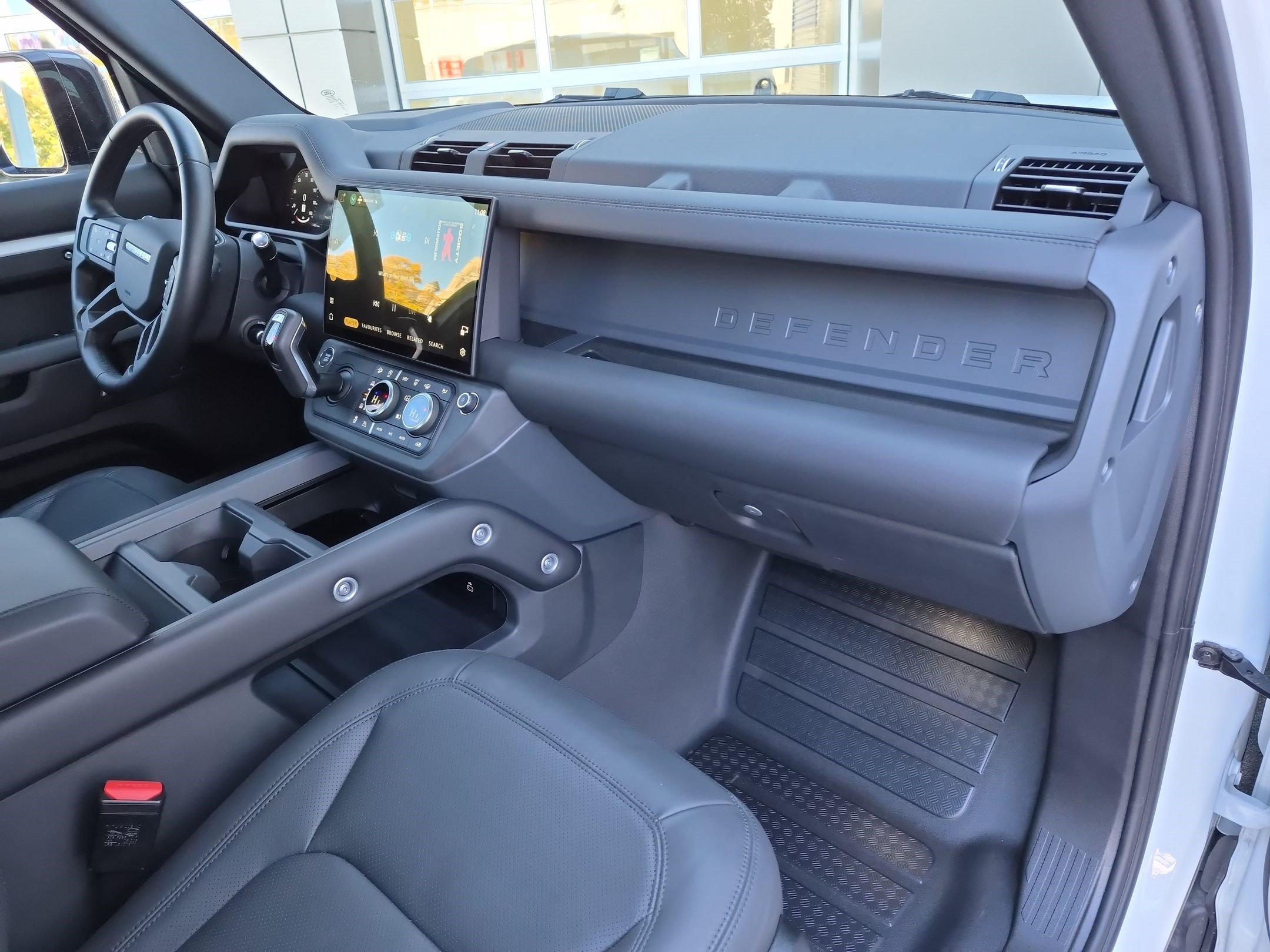 Used 2026 Land Rover Defender 130 S AWD/4WD image 35
