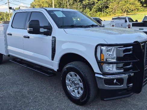 Used 2023 Ford F250 XLT w/ FX4 Off-Road Package AWD/4WD image 3
