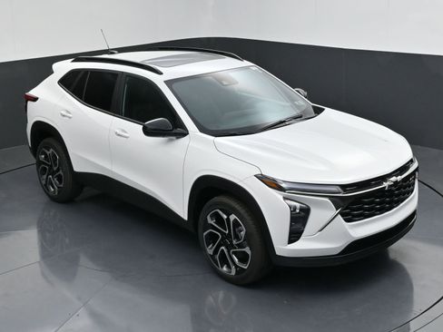 New 2026 Chevrolet Trax RS w/ Sunroof Package FWD image 43