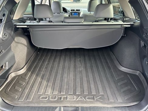 Used 2018 Subaru Outback 2.5i Limited image 15