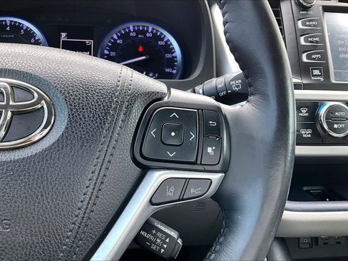 Used 2019 Toyota Highlander Limited Platinum image 22