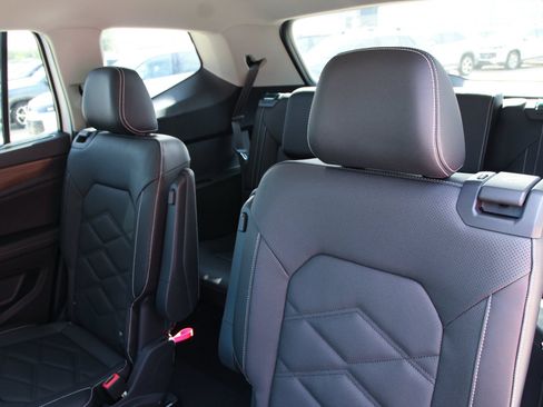 Certified 2026 Volkswagen Atlas SE FWD image 25