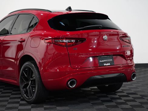 Used 2021 Alfa Romeo Stelvio Ti w/ Nero Edizione image 15