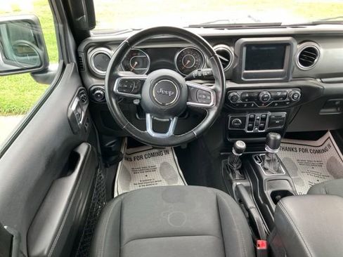 Used 2020 Jeep Wrangler Unlimited Sahara AWD/4WD image 16