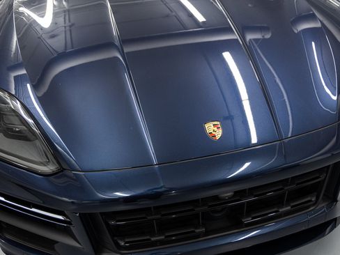 Used 2024 Porsche Cayenne Turbo GT AWD/4WD image 12