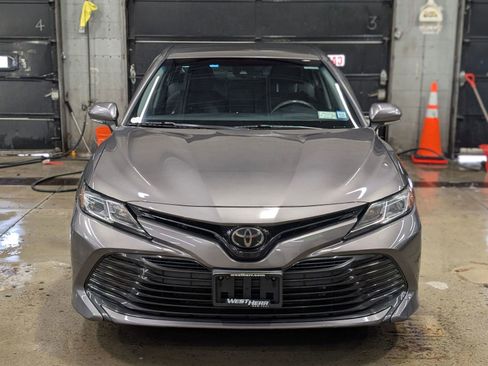 Used 2018 Toyota Camry LE w/ Convenience Package image 1