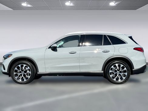 Used 2026 Mercedes-Benz GLC 350e 4MATIC image 2