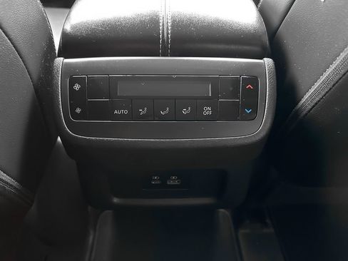 Used 2023 Nissan Pathfinder SL image 22