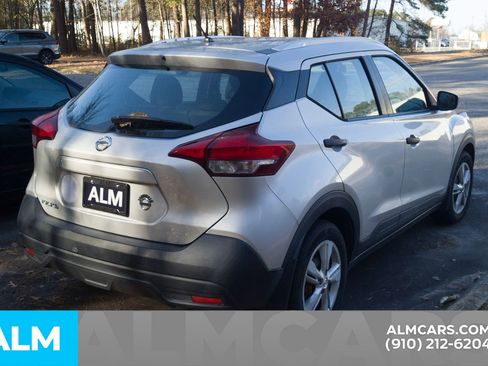 Used 2019 Nissan Kicks S image 6