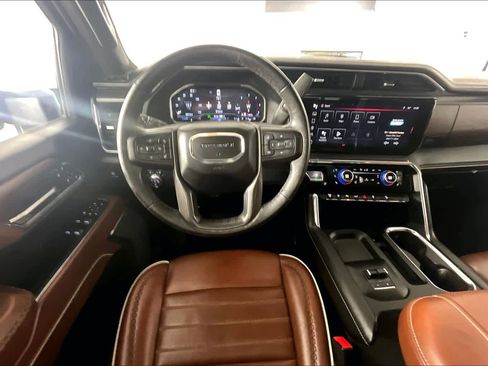 Used 2024 GMC Sierra 2500 Denali Ultimate image 6
